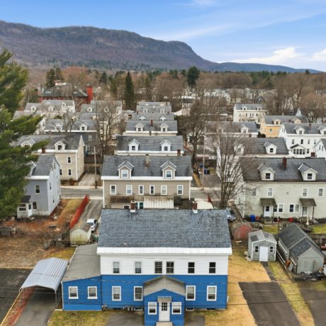 $325,000 10-12 Oakdale Pl, Easthampton exterior photo