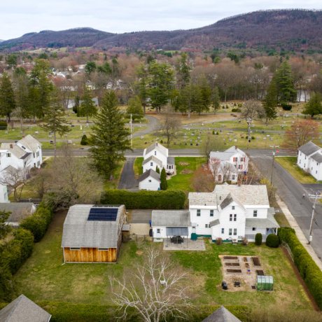 $725,000 89 Garfield Ave, Easthampton exterior photo