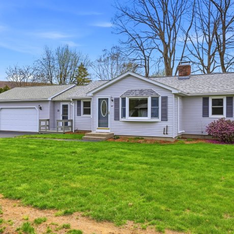 $424,900 42 Sandra Rd, Easthampton exterior photo