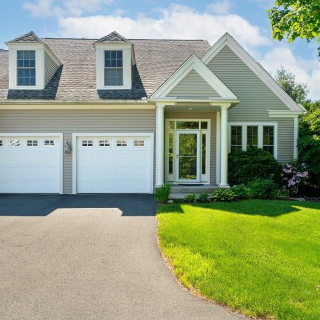 $575,000 359 Main St U1B, Easthampton exterior photo
