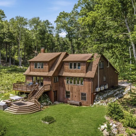 $619,000 302 Main Rd, Westhampton exterior photo